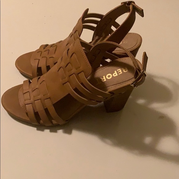 Strappy high heeled sandals - Picture 2 of 4